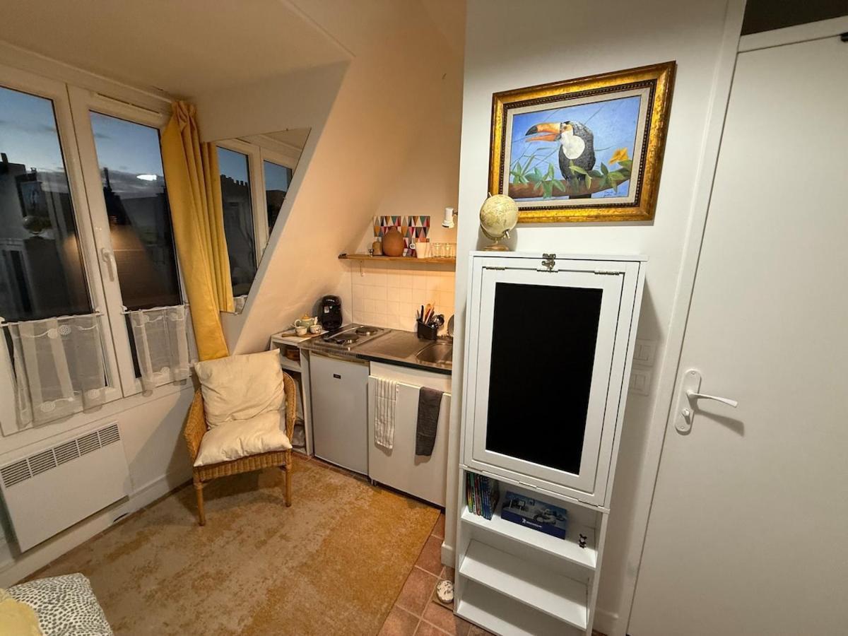Apartment With Eiffel Tower View Paris